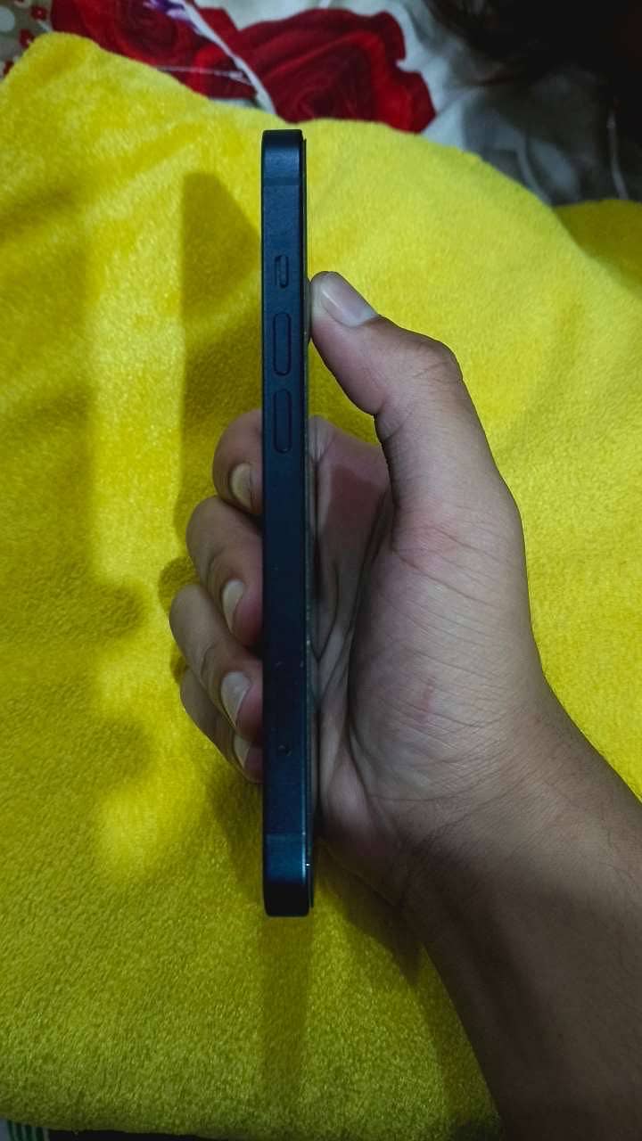 Apple iPhone 13 3
