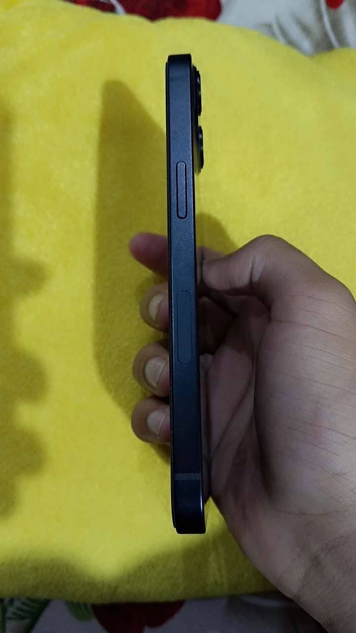 Apple iPhone 13 4