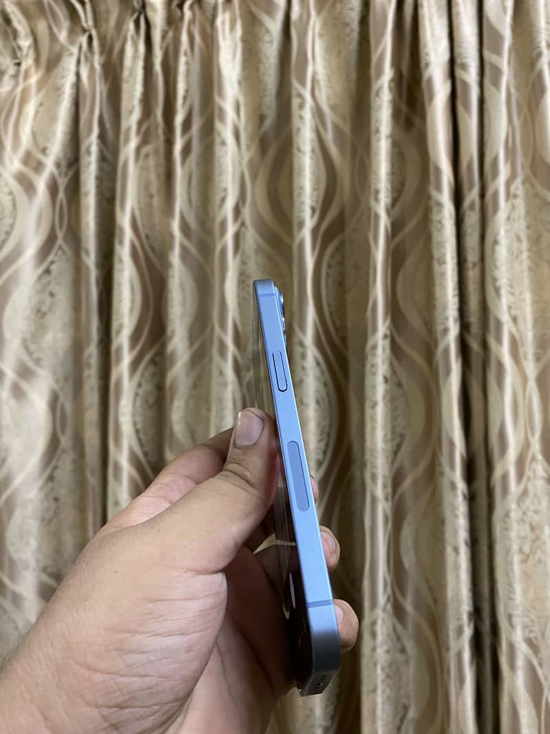 Apple iPhone 14 4