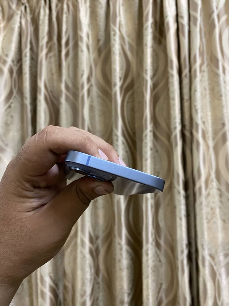 Apple iPhone 14 5