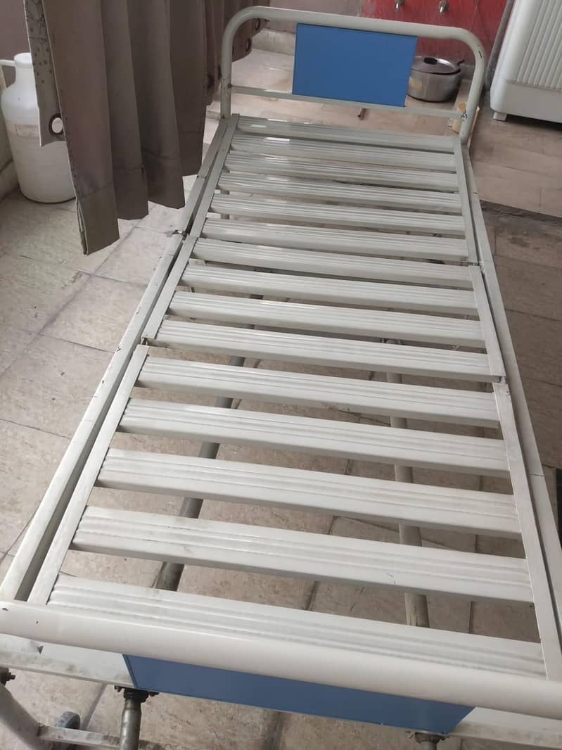 patient bed 0