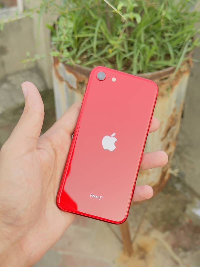 iPhone SE 2022 0