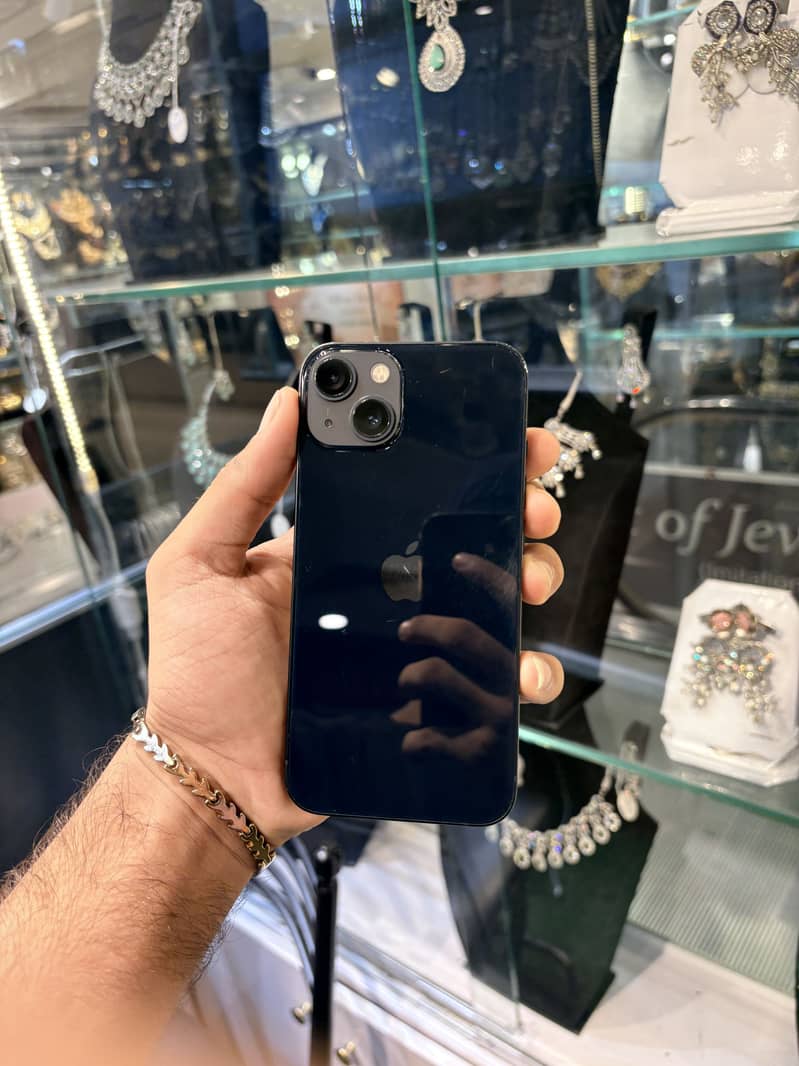 Apple iPhone 13 2