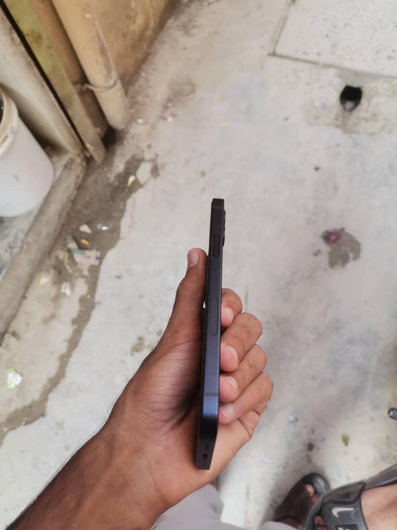 Apple iPhone 12 2