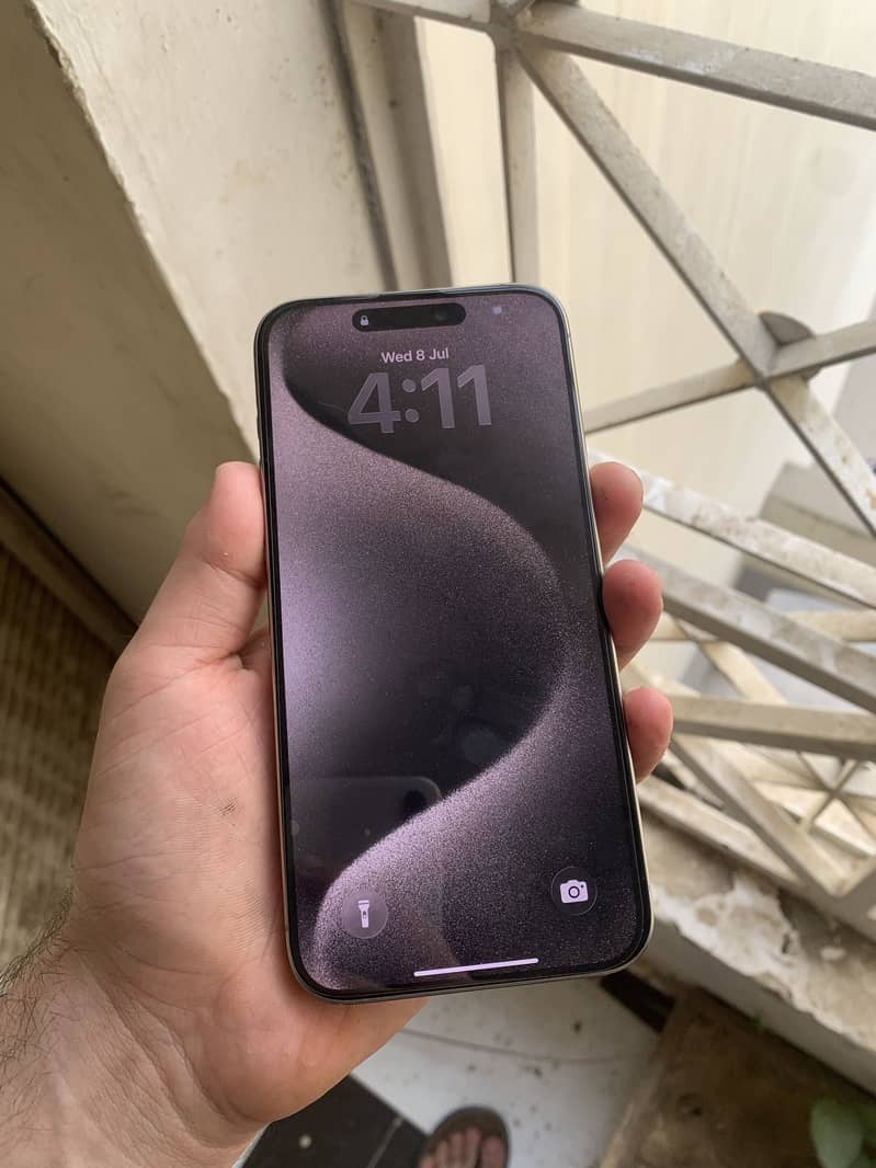 Apple iPhone 15 Pro Max 6