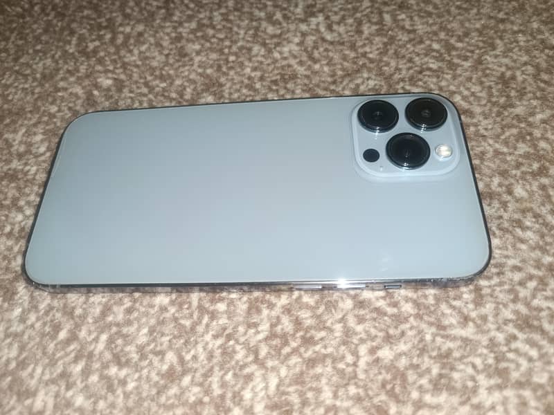 Apple iPhone 13 Pro Max 0
