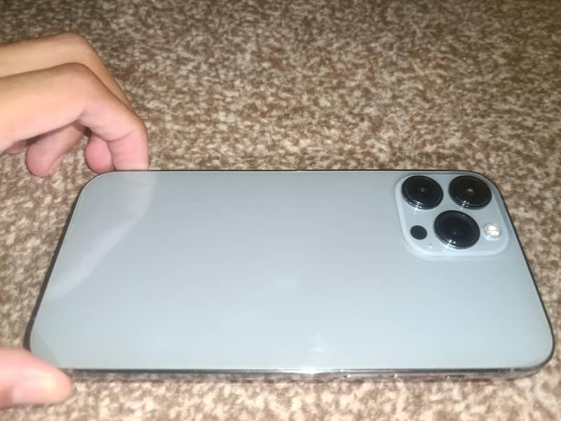 Apple iPhone 13 Pro Max 3