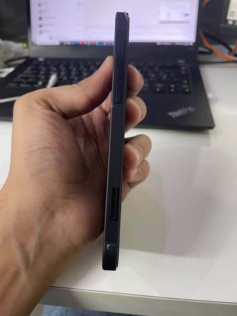 Apple iPhone 12 1
