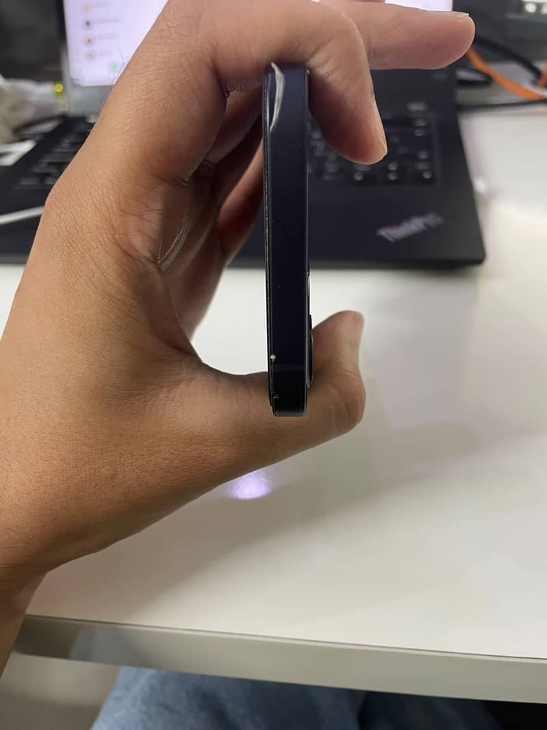 Apple iPhone 12 3