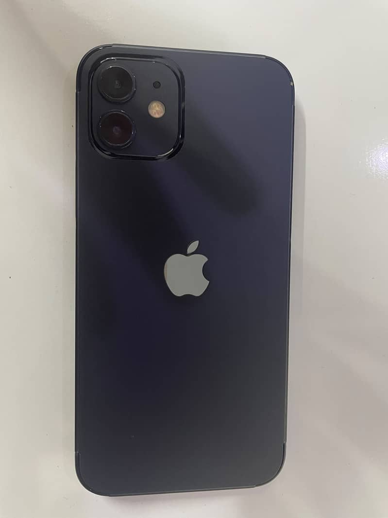 Apple iPhone 12 4