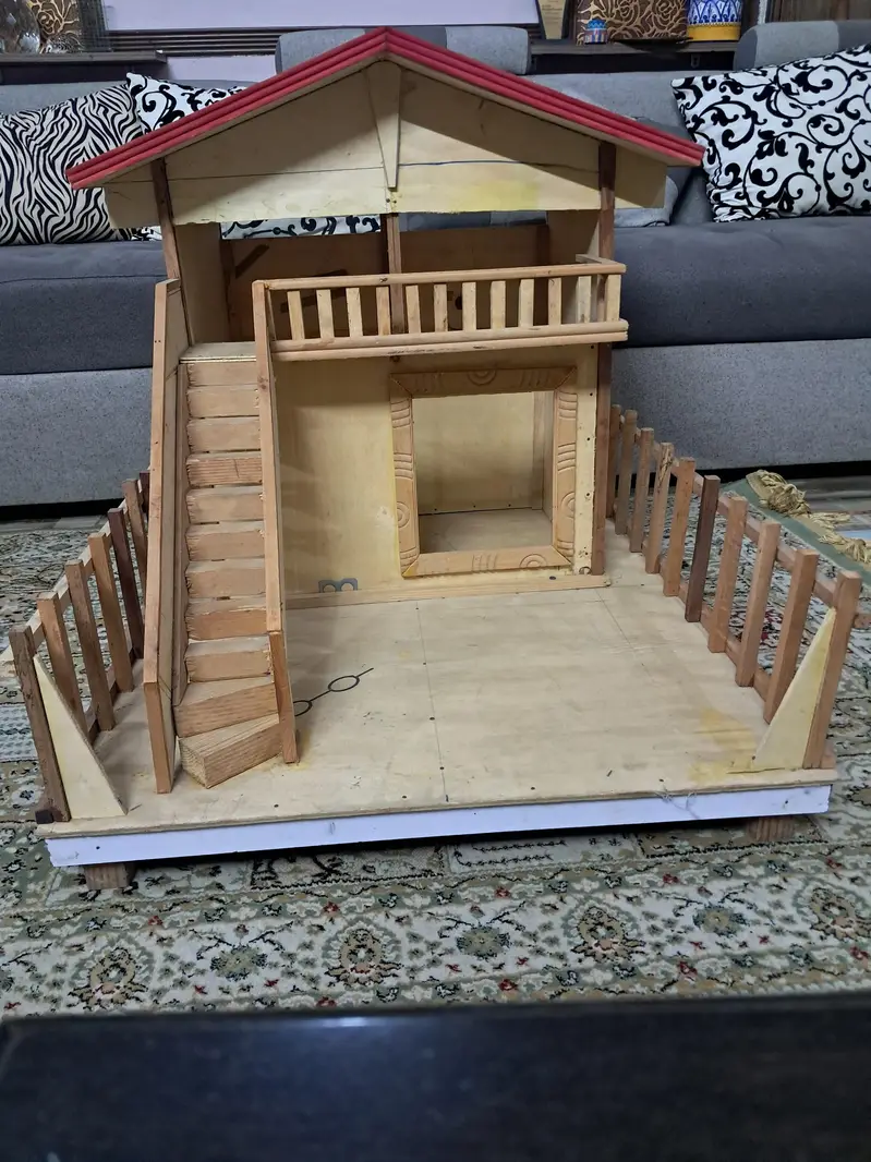 Wooden Cat House — photo 3