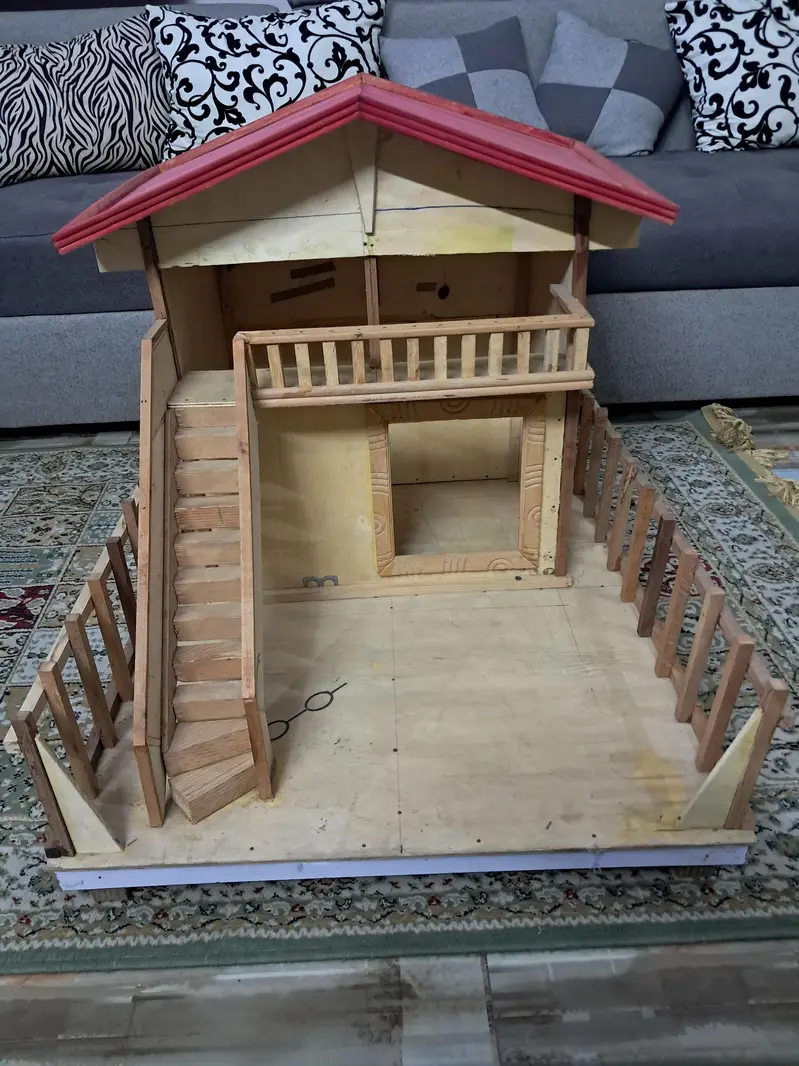 Wooden Cat House — photo 5