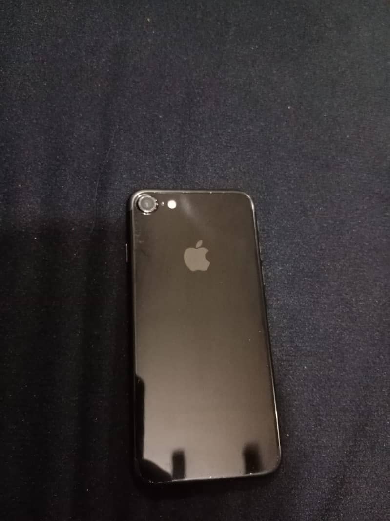 Apple iPhone 7 3