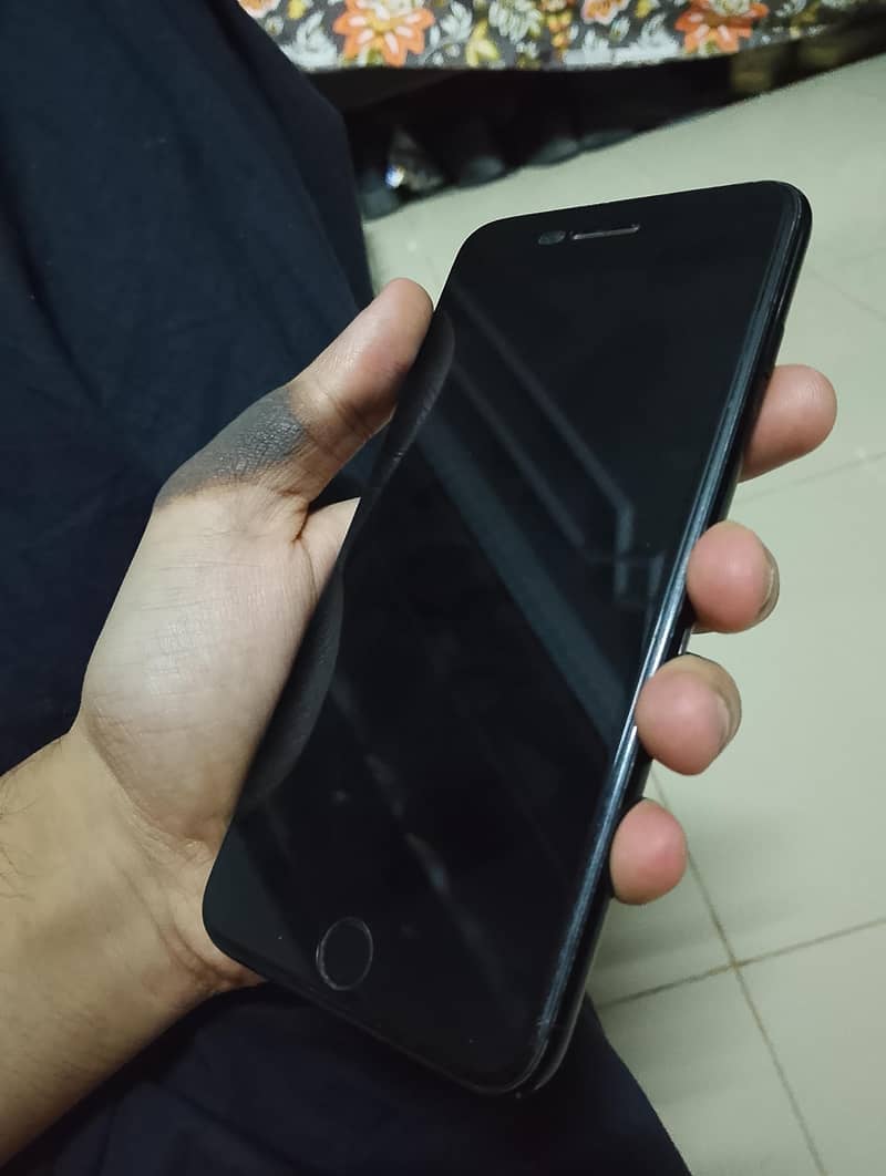 Apple iPhone 7 Plus 0