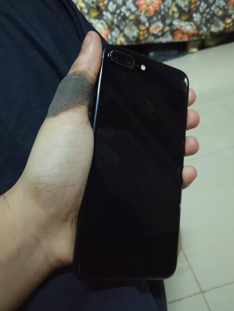 Apple iPhone 7 Plus 1