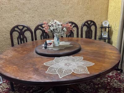 dining table round shape