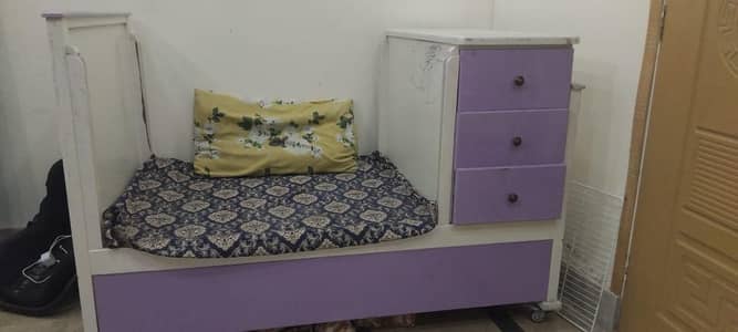 three beds are for sell because of shifting
