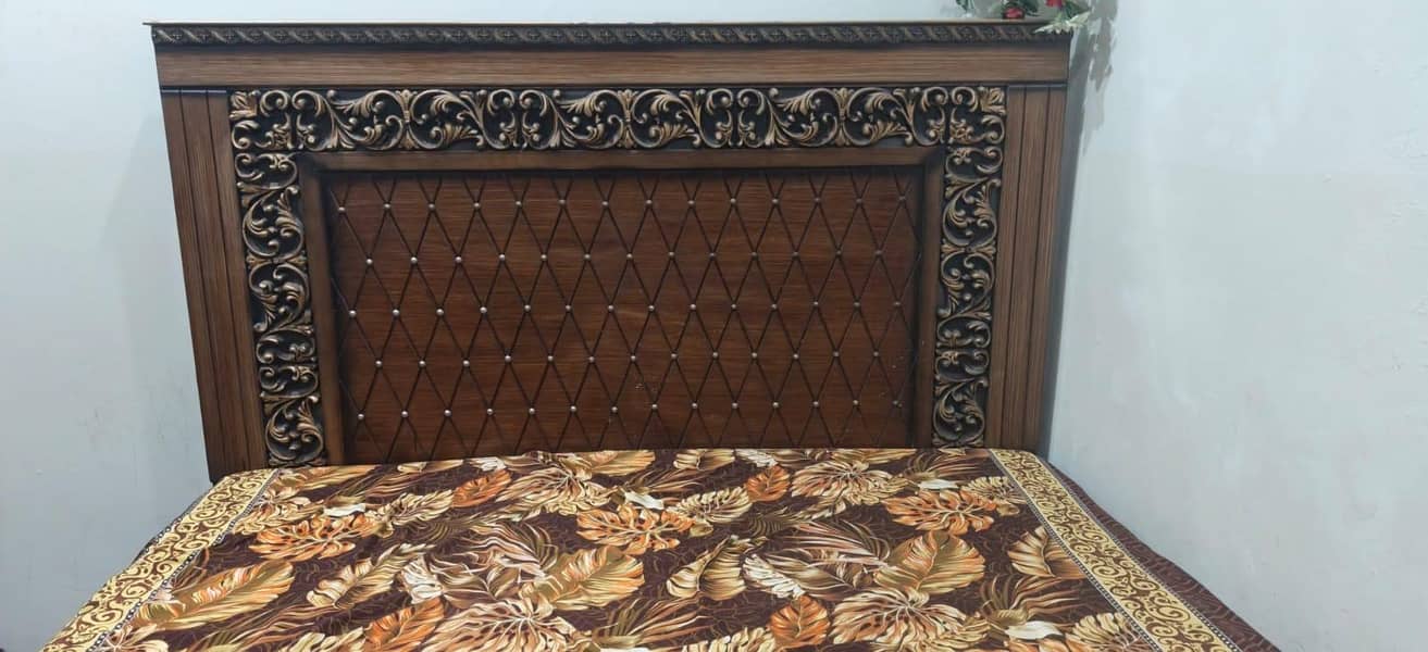 king size bed 0