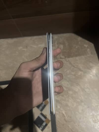 Sharp Aquos R2
