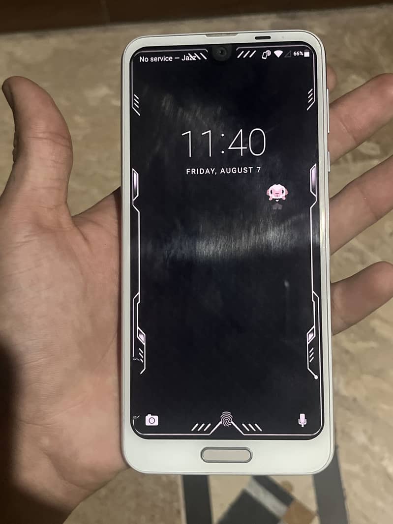 Sharp Aquos R2 4