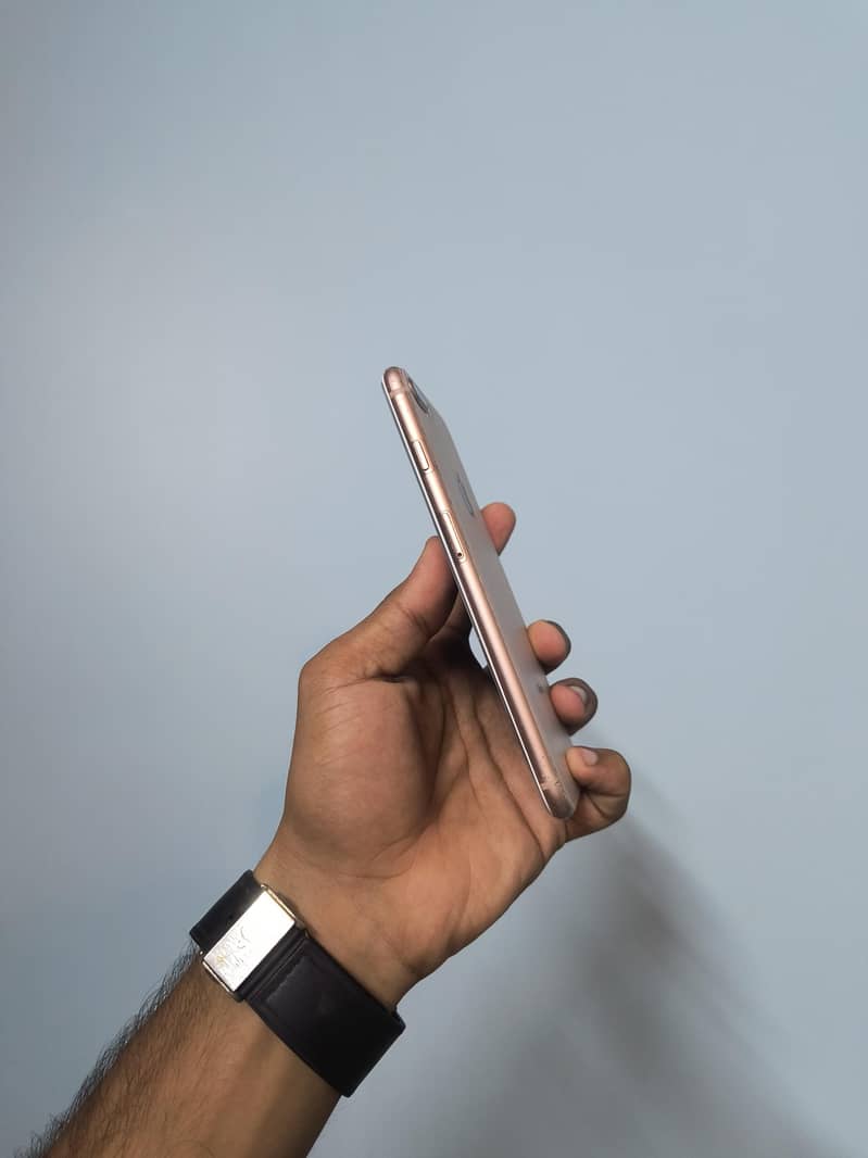 Apple iPhone 8 Plus 1