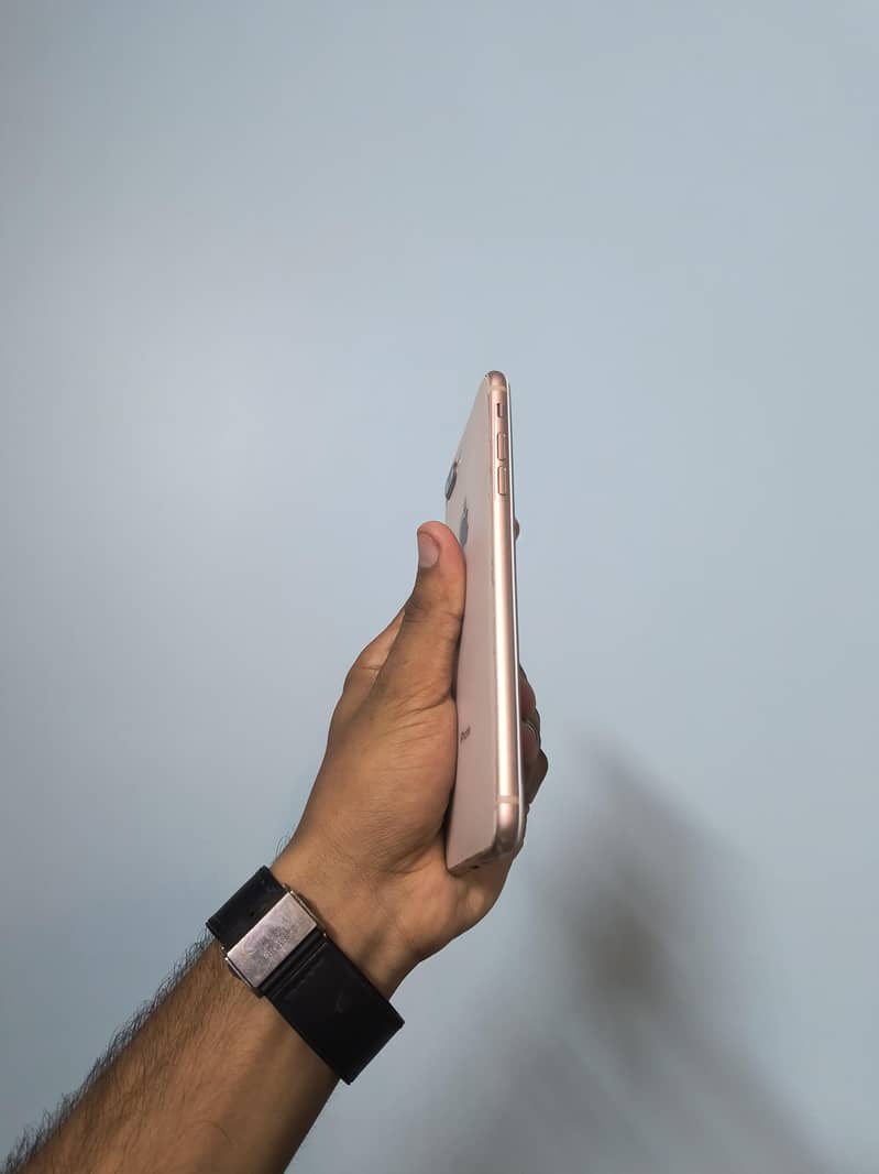 Apple iPhone 8 Plus 2