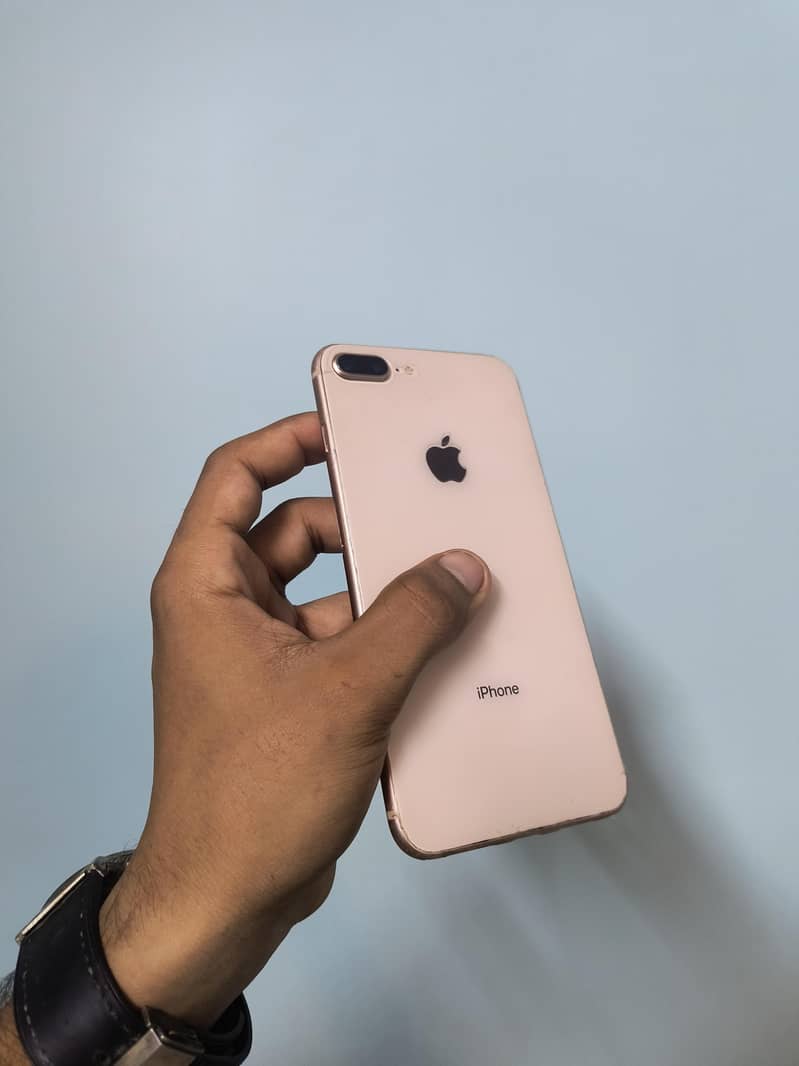 Apple iPhone 8 Plus 6