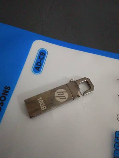 USB 16 gb ok pic