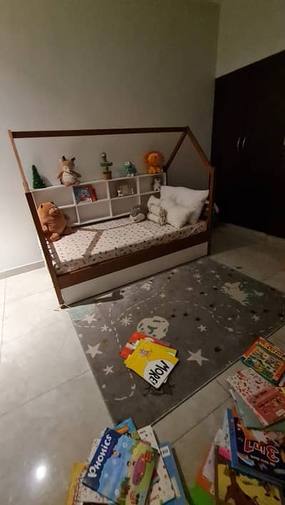 Wooden double sliding bed with rack