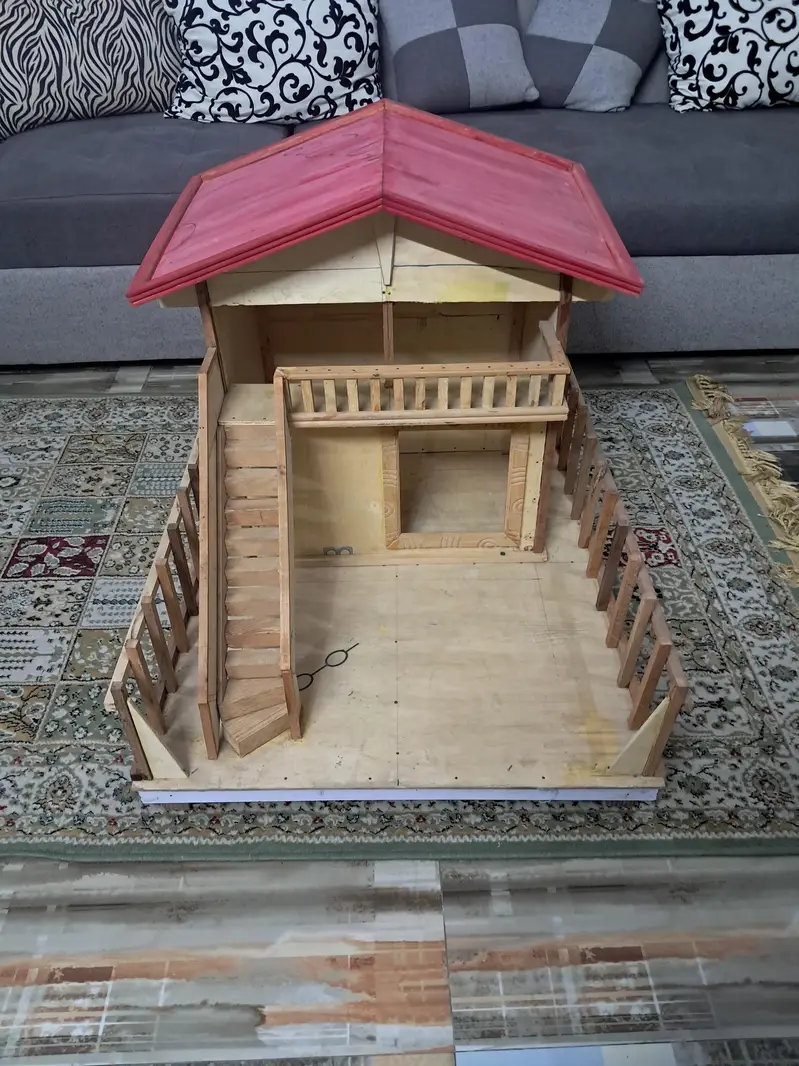 Wooden Cat House — photo 2