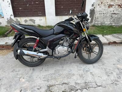 4000 Kilo metar Chli hui h Bilkul New hai