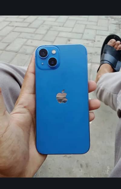 Apple iPhone 13