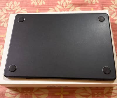 MacBook Air M2 8-256 full Box 10/10 condition