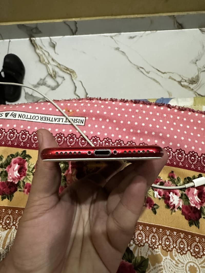 Apple iPhone 7 2