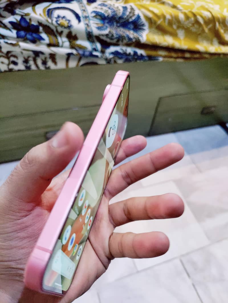 Google Pixel 9 4