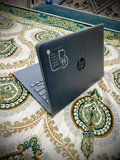 I’m selling Chromebook with original charger brand new just 20days use