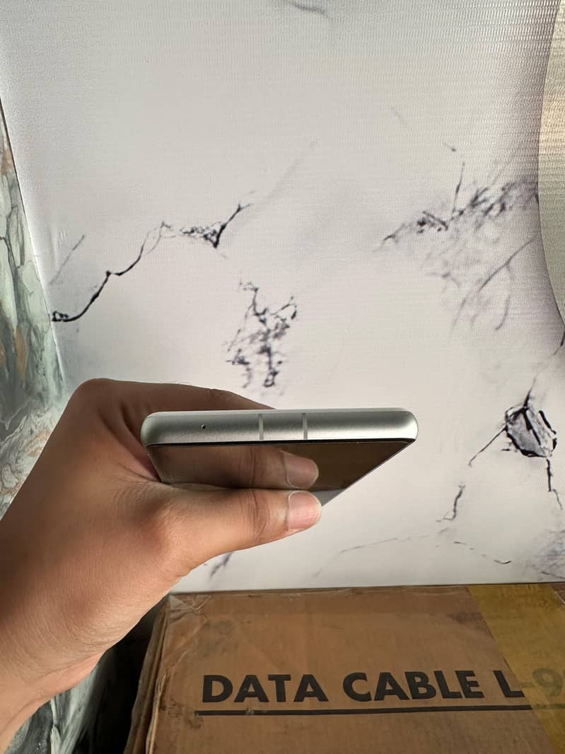 Google pixel 7A 3