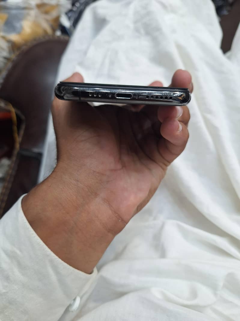 iPhone XS 5