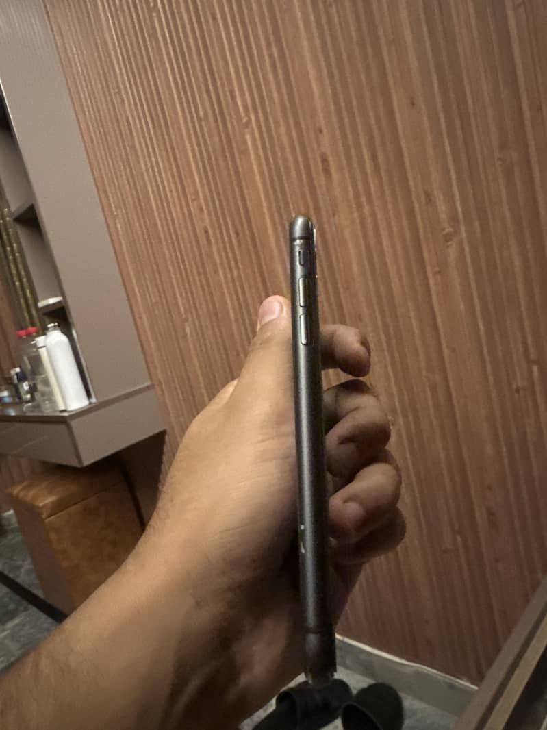 Apple iPhone 11 3