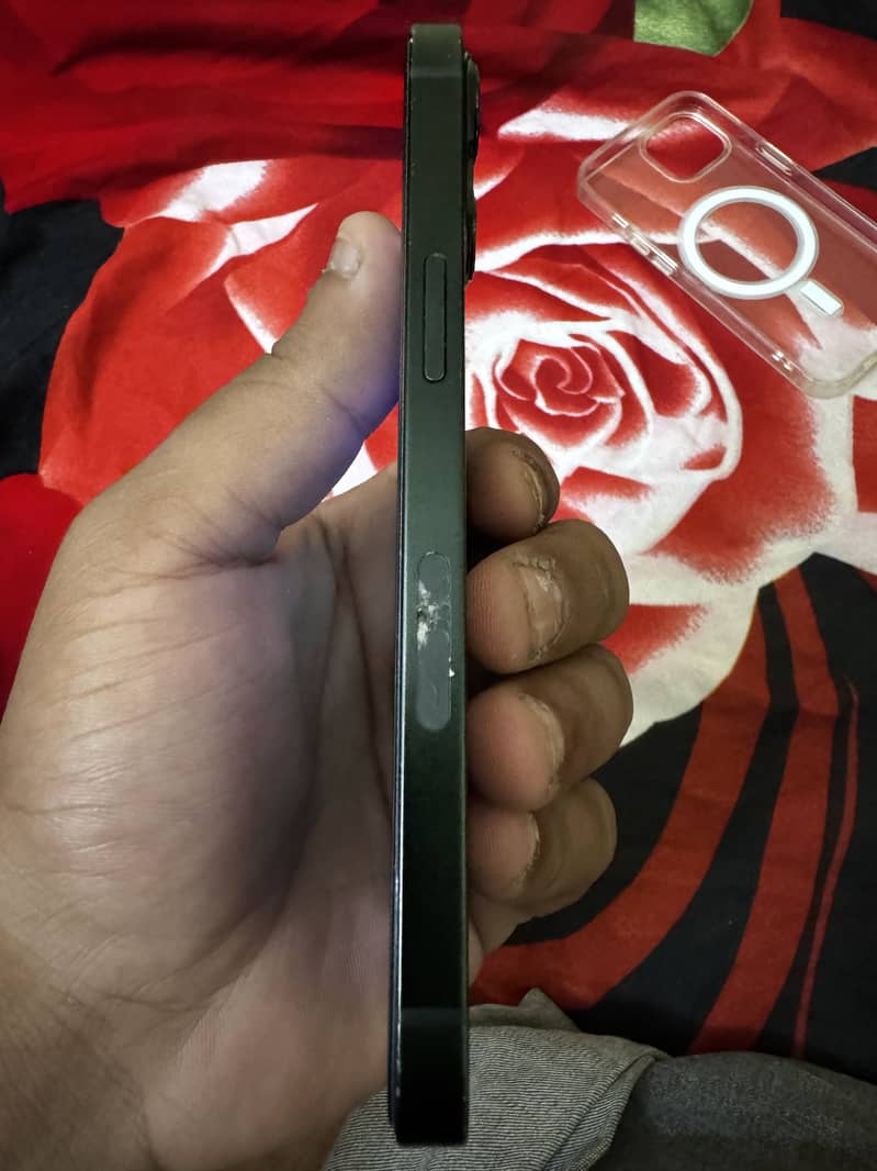 Apple iPhone 13 3