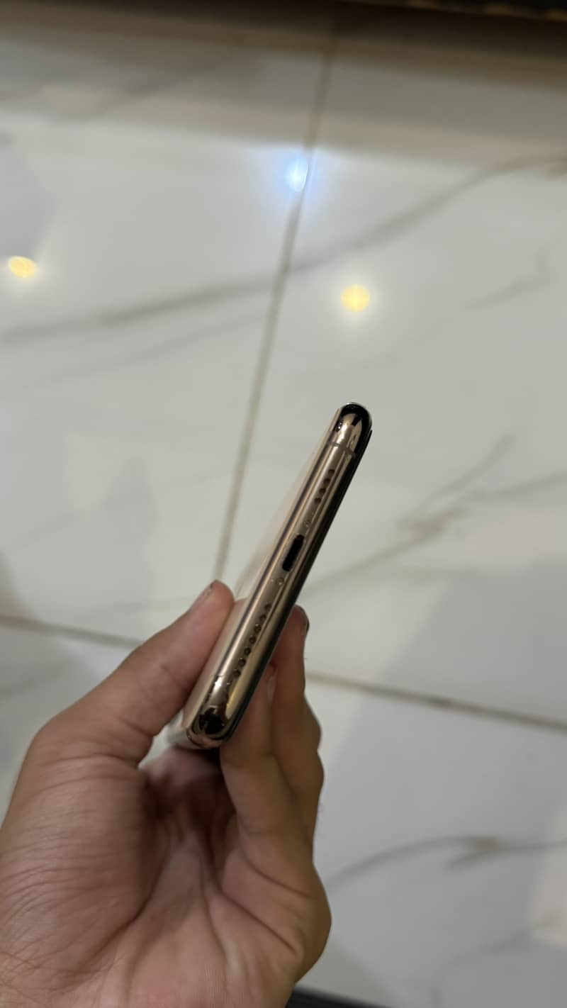 Apple iPhone 11 Pro Max 1
