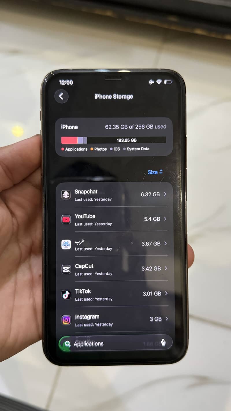 Apple iPhone 11 Pro Max 4