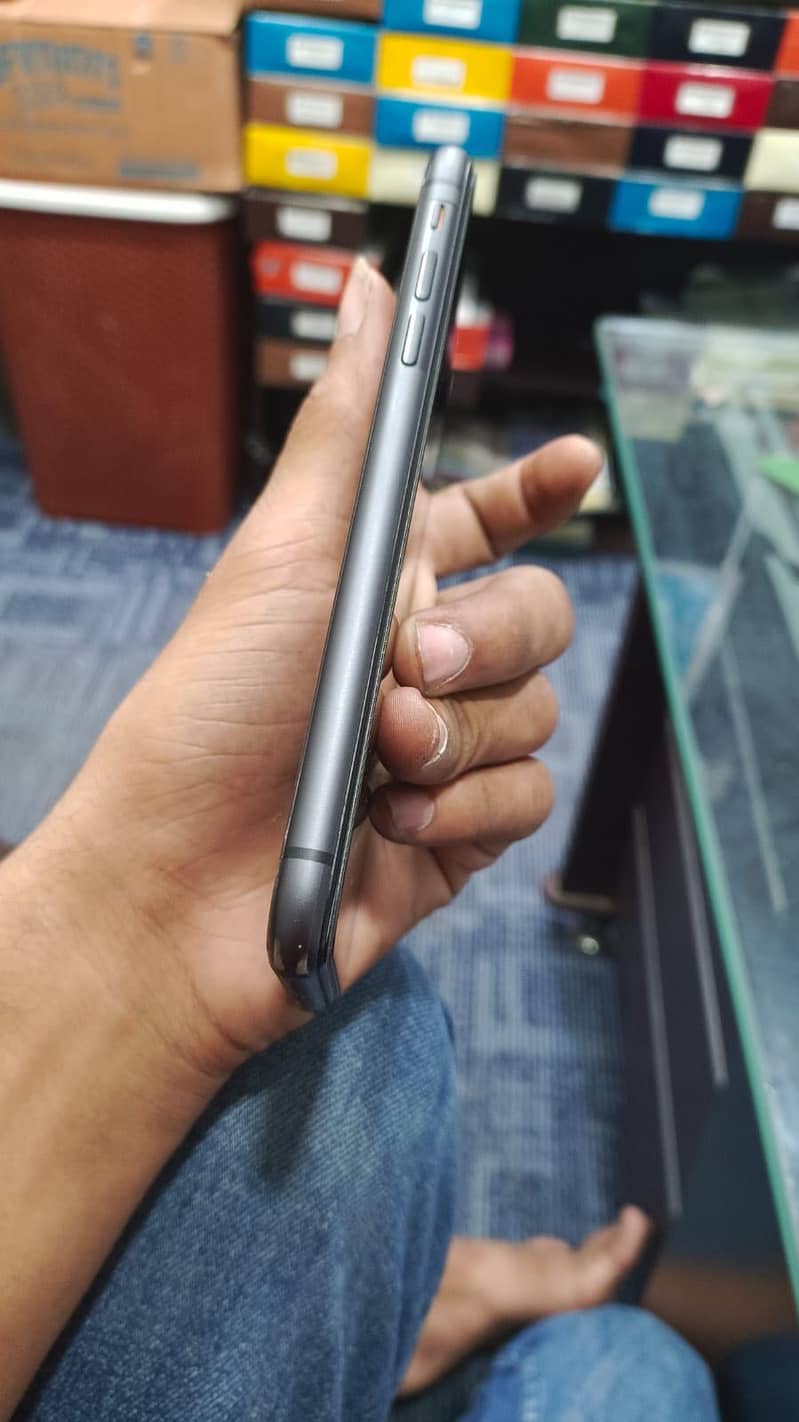 Apple iPhone 11 5