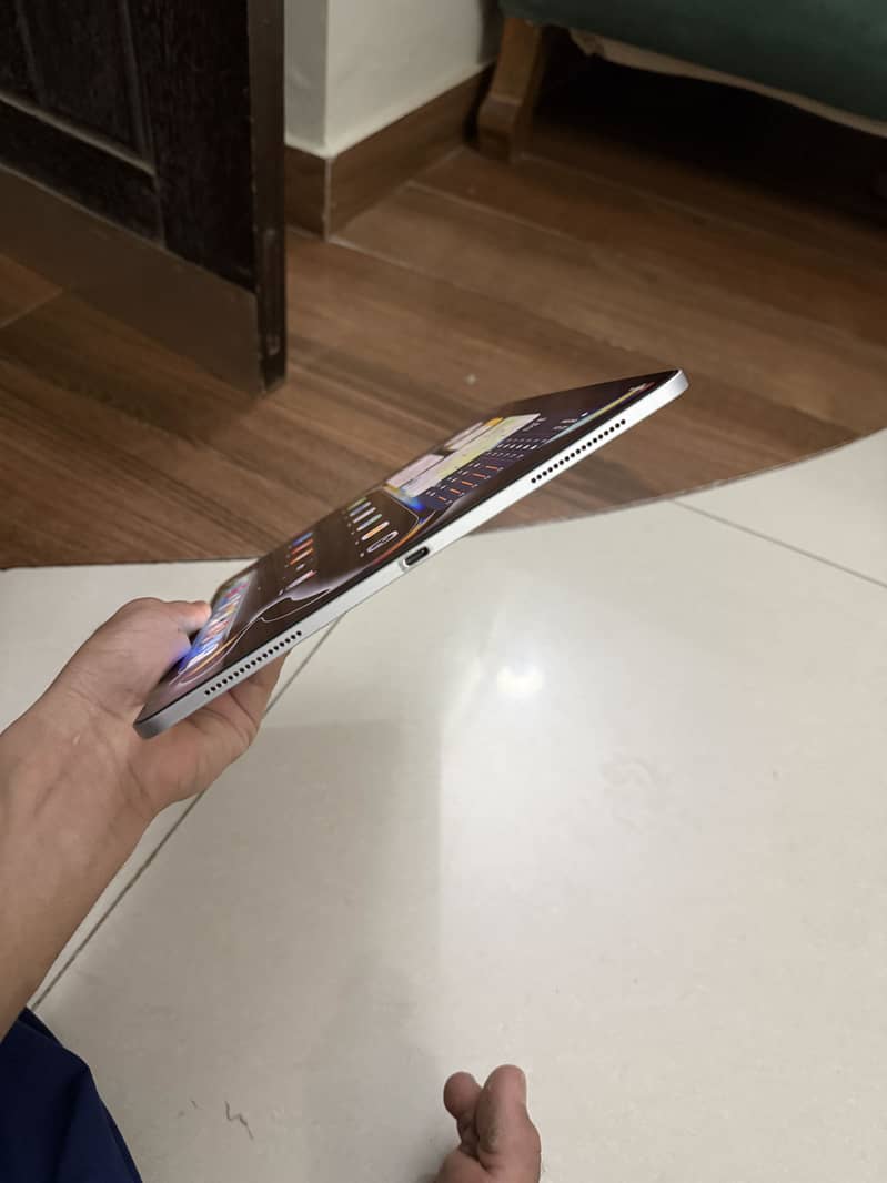 Ipad pro 3rd generation 12.9 inch 11