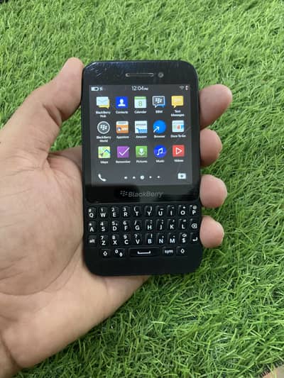 BlackBerry Q5 – PTA Approved Qualcomm 4G LTE Touch & Type Smartphone