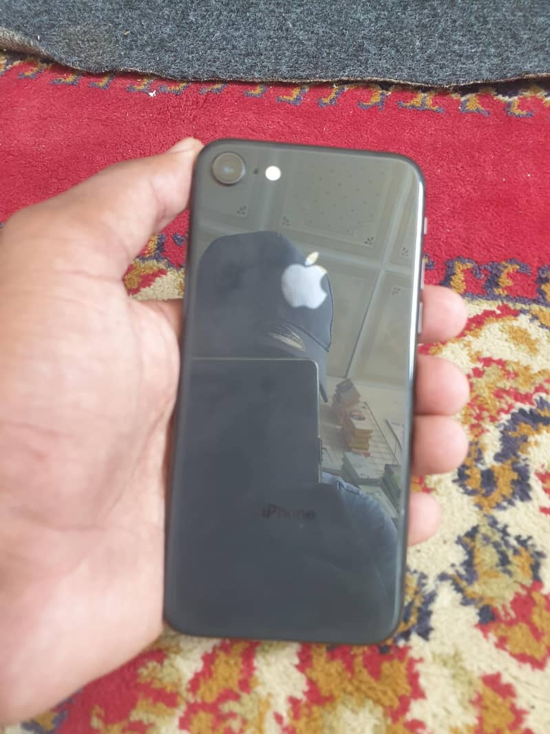 Apple iPhone 8 0