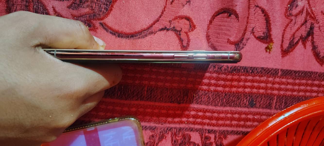 Apple iPhone XS 3