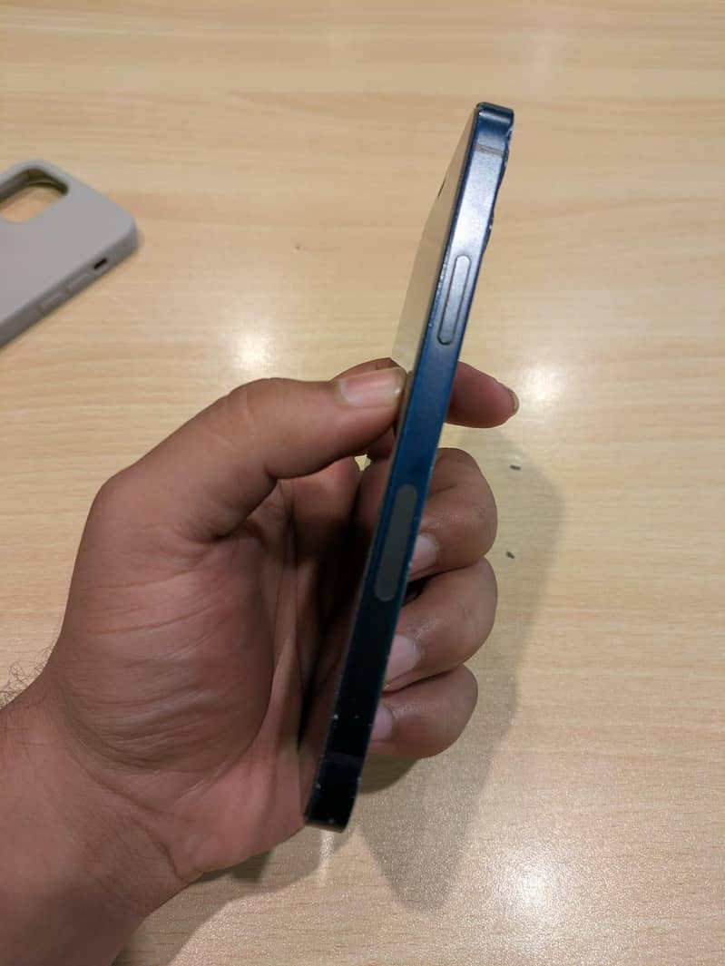 Apple iPhone 12 5