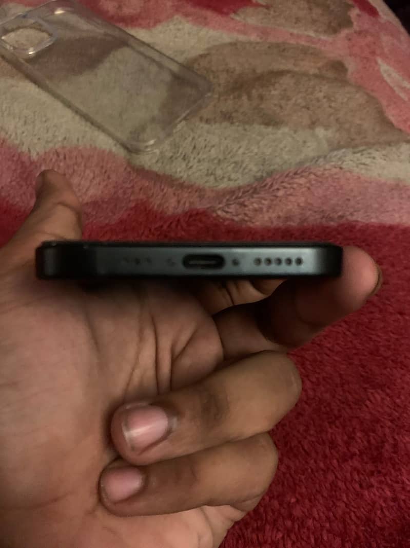 Apple iPhone 15 5