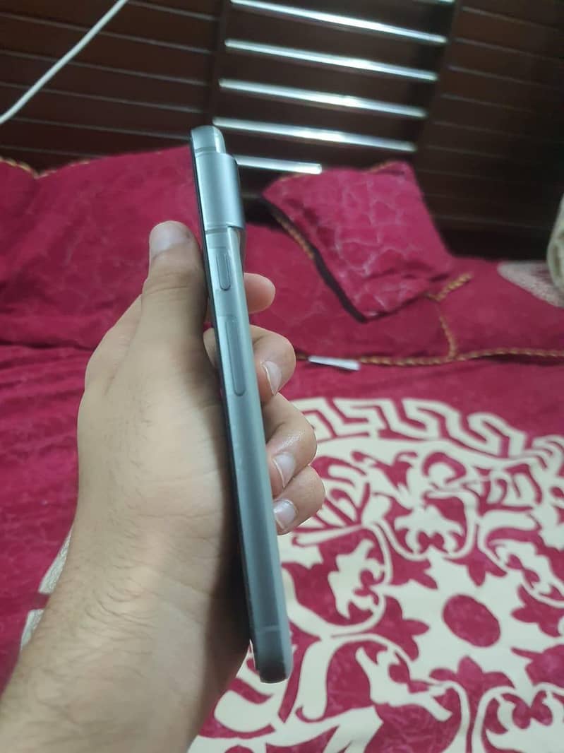 Google Pixel 8 5